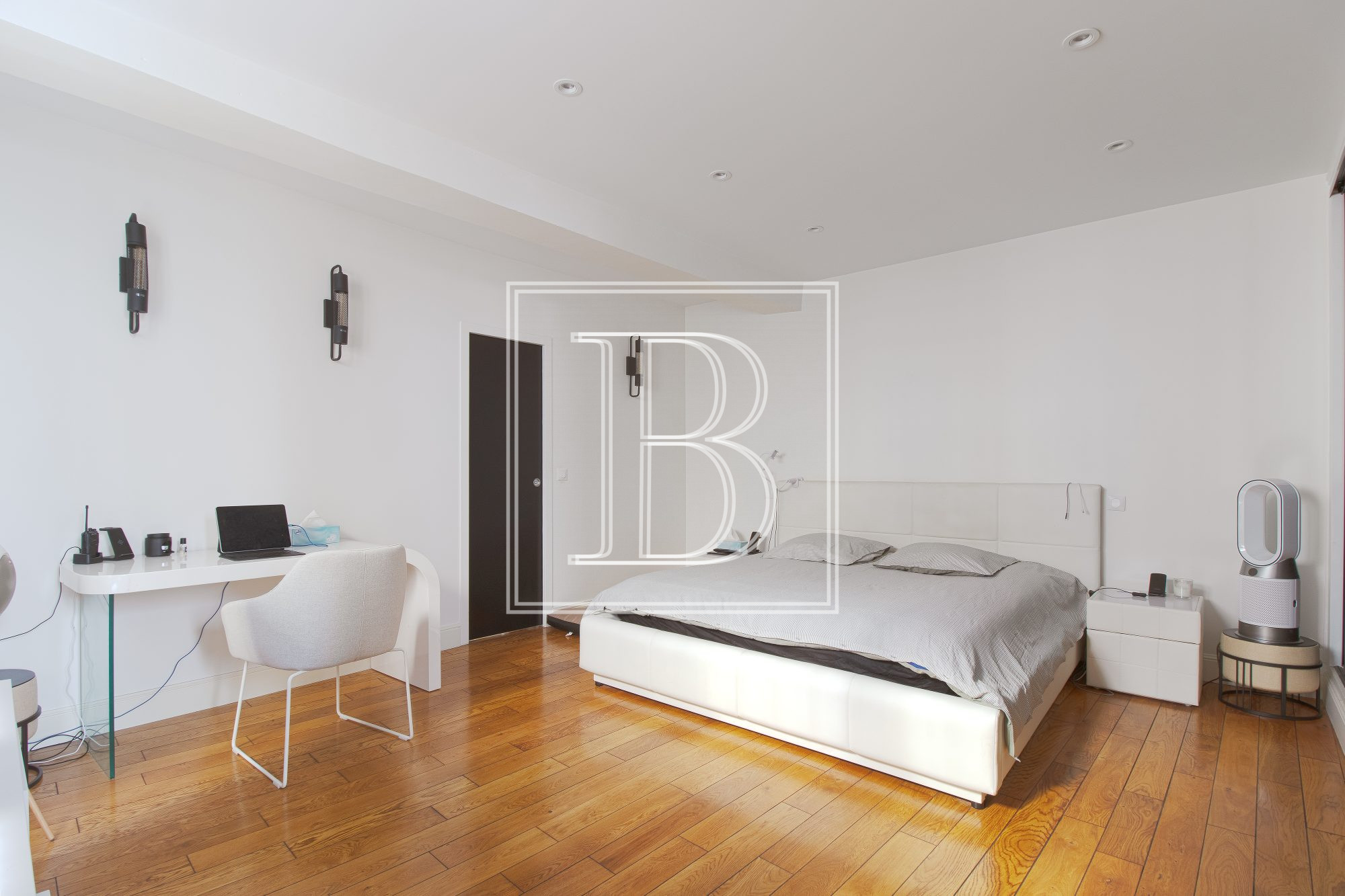 Appartement de standing, Marais Sainte-Avoye — vue 7